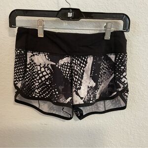 Lululemon shorts size 2 running shorts